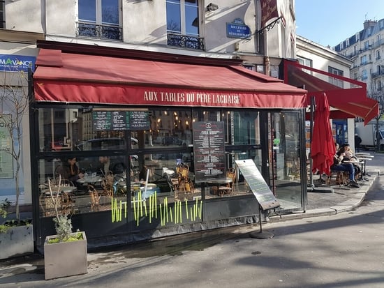 aux tables du père lachaise