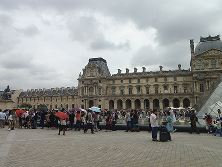 louvre long line