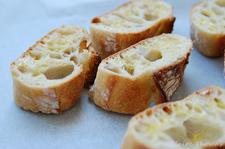 Crispy baguette slices