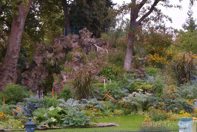 Paris Parc Monceau waterfall